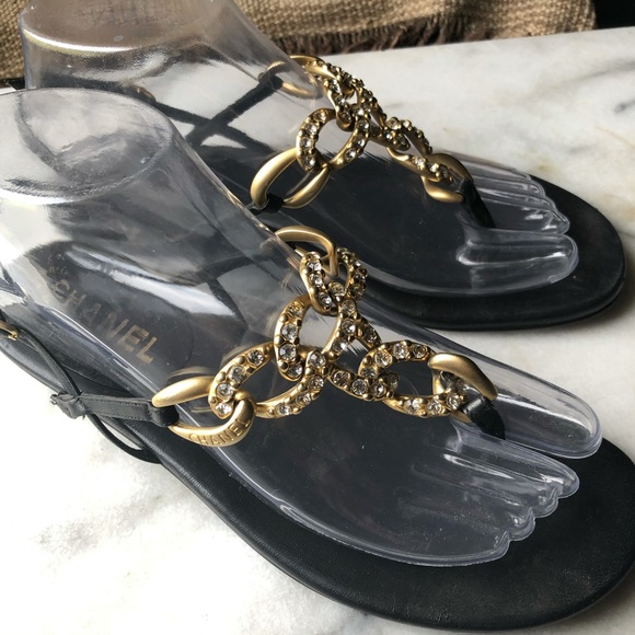 CHANEL Lambskin crystal encrusted gold link sandal - Picture 3 of 16